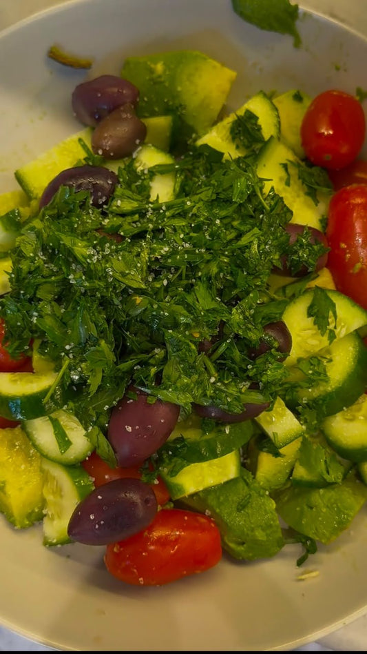 Mediterranean Avocado Salad 🥑 - Vicky DeRosa