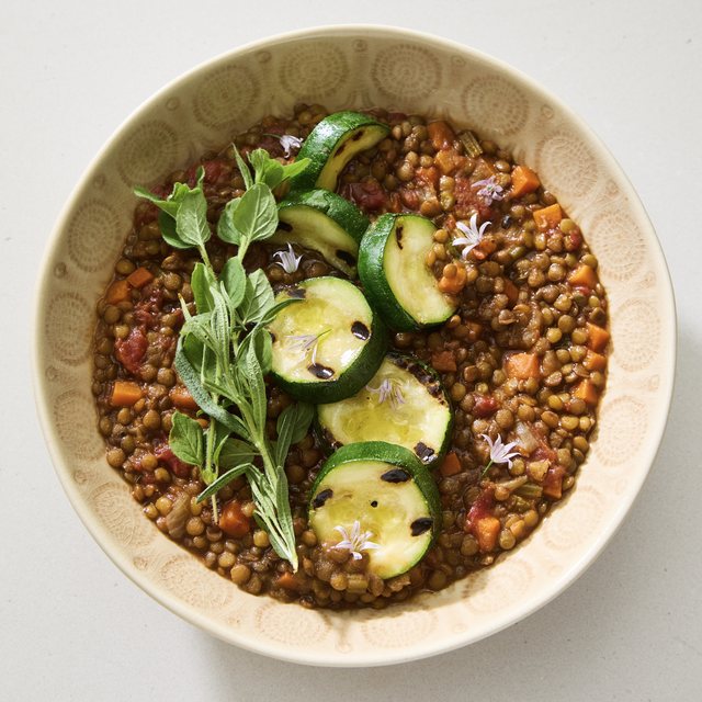 Lentil stew with rice and zucchini